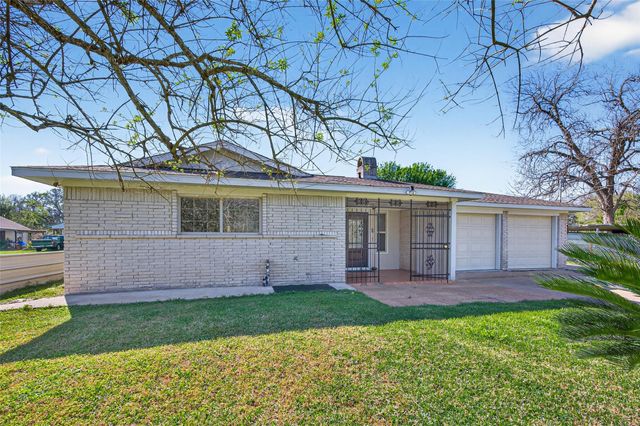 13902 Ambrose Street, Houston, TX 77045