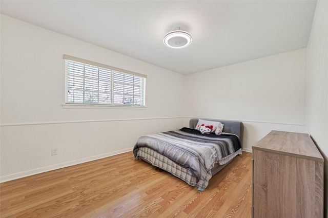 13902 Ambrose Street, Houston, TX 77045