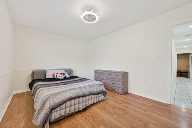 13902 Ambrose Street, Houston, TX 77045