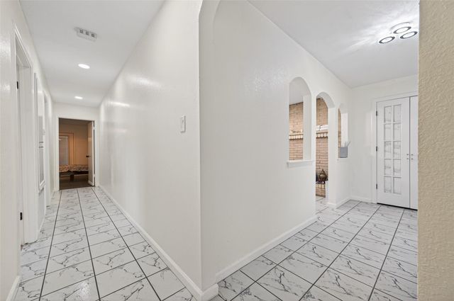 13902 Ambrose Street, Houston, TX 77045