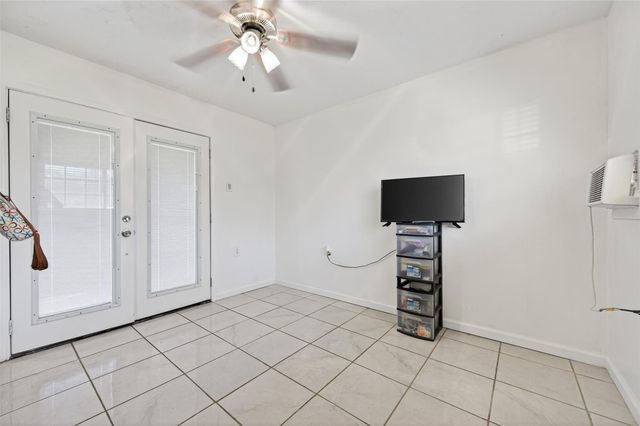 13902 Ambrose Street, Houston, TX 77045