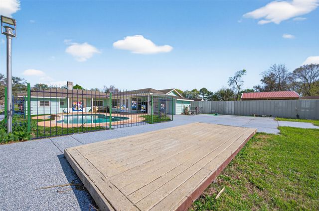 13902 Ambrose Street, Houston, TX 77045