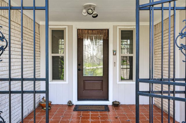 13902 Ambrose Street, Houston, TX 77045