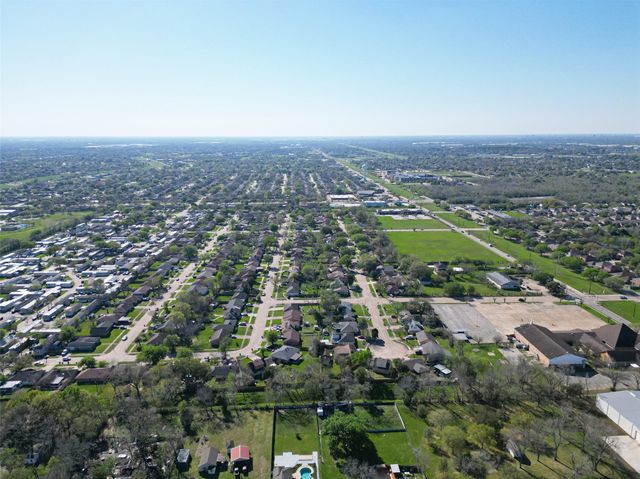 13902 Ambrose Street, Houston, TX 77045