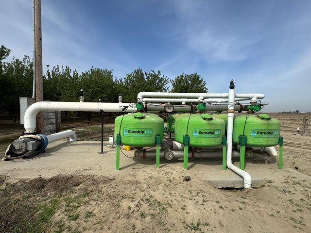 9495 W Kamm Avenue, Caruthers, CA 93609