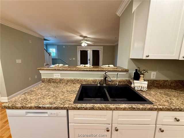 1725 Harvey Mitchell Parkway S 1925, College Station, TX 77840