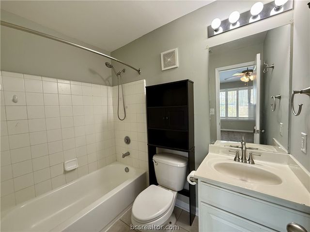 1725 Harvey Mitchell Parkway S 1925, College Station, TX 77840