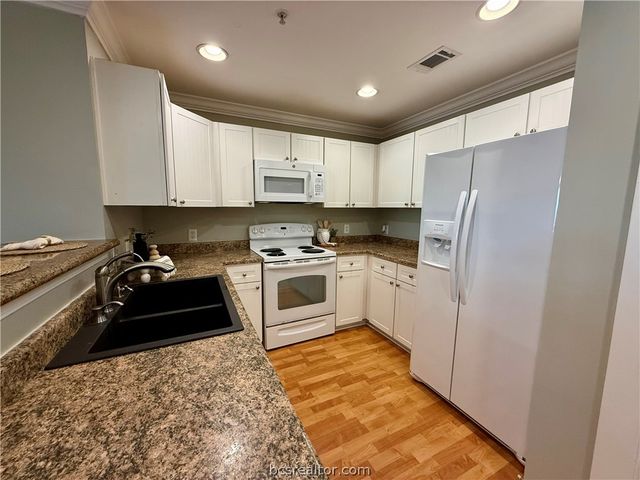 1725 Harvey Mitchell Parkway S 1925, College Station, TX 77840