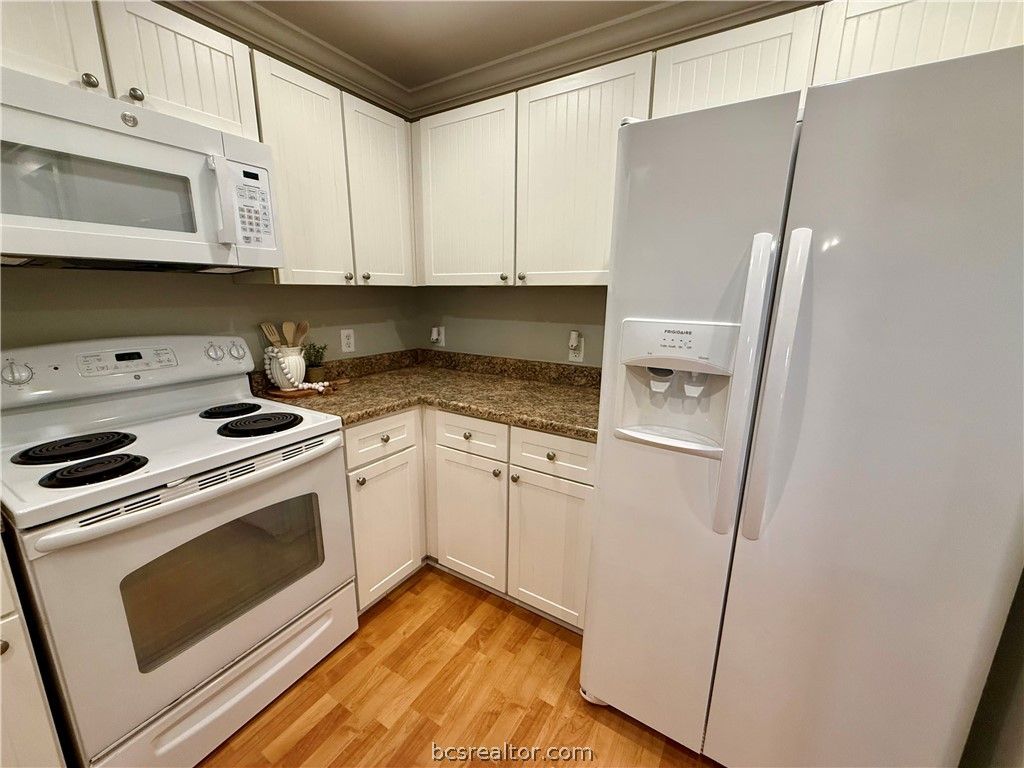 1725 Harvey Mitchell Parkway S 1925, College Station, TX 77840 — photo 3