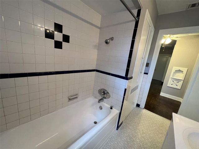 4905 Jackson Street, Houston, TX 77004