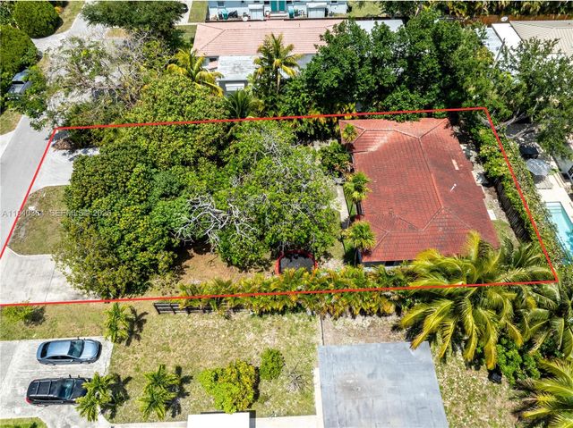 11105 NE 9th Ave, Biscayne Park, FL 33161