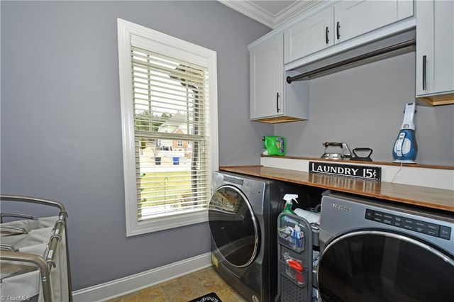 6832 Orchard Path Drive, Clemmons, NC 27012