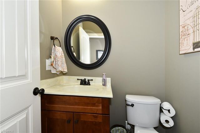 6832 Orchard Path Drive, Clemmons, NC 27012