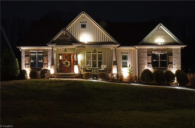 6832 Orchard Path Drive, Clemmons, NC 27012