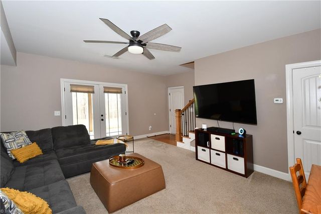 6832 Orchard Path Drive, Clemmons, NC 27012