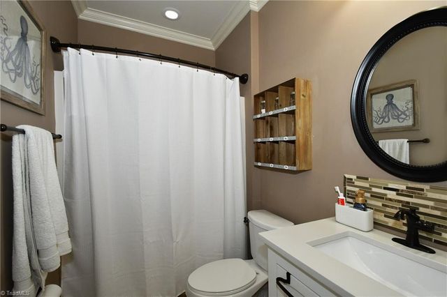 6832 Orchard Path Drive, Clemmons, NC 27012