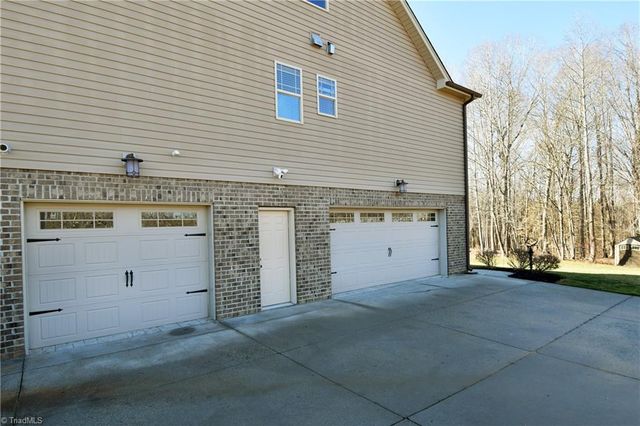 6832 Orchard Path Drive, Clemmons, NC 27012