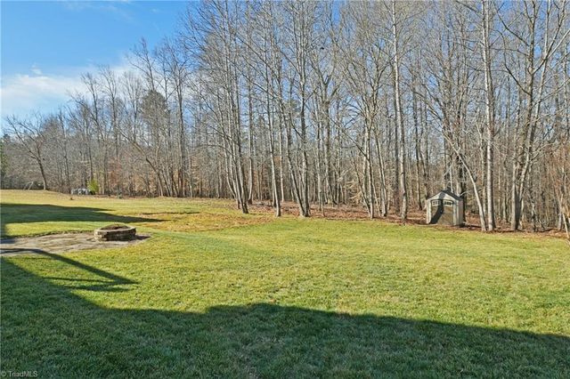 6832 Orchard Path Drive, Clemmons, NC 27012