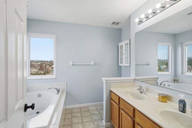 326 Sackett Drive, Monroe, OH 45050