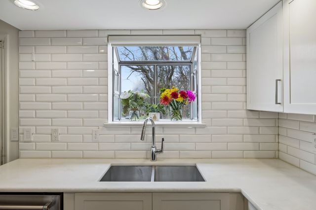 100 Brattlesboro Dr, Nashville, TN 37204