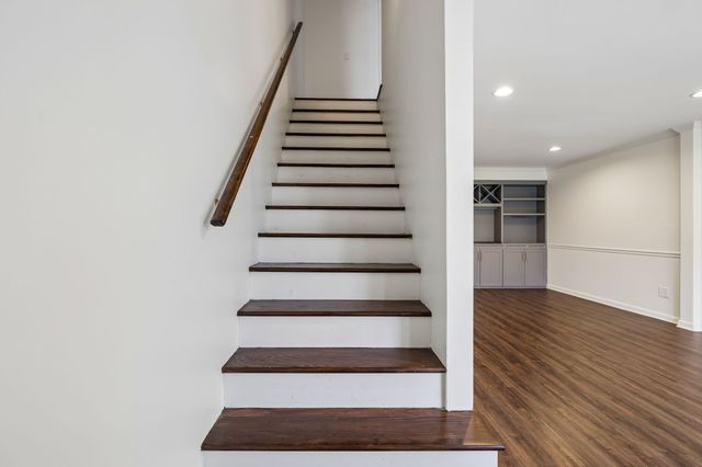 100 Brattlesboro Dr, Nashville, TN 37204