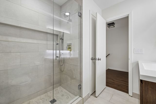 100 Brattlesboro Dr, Nashville, TN 37204