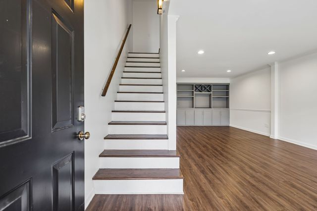 100 Brattlesboro Dr, Nashville, TN 37204