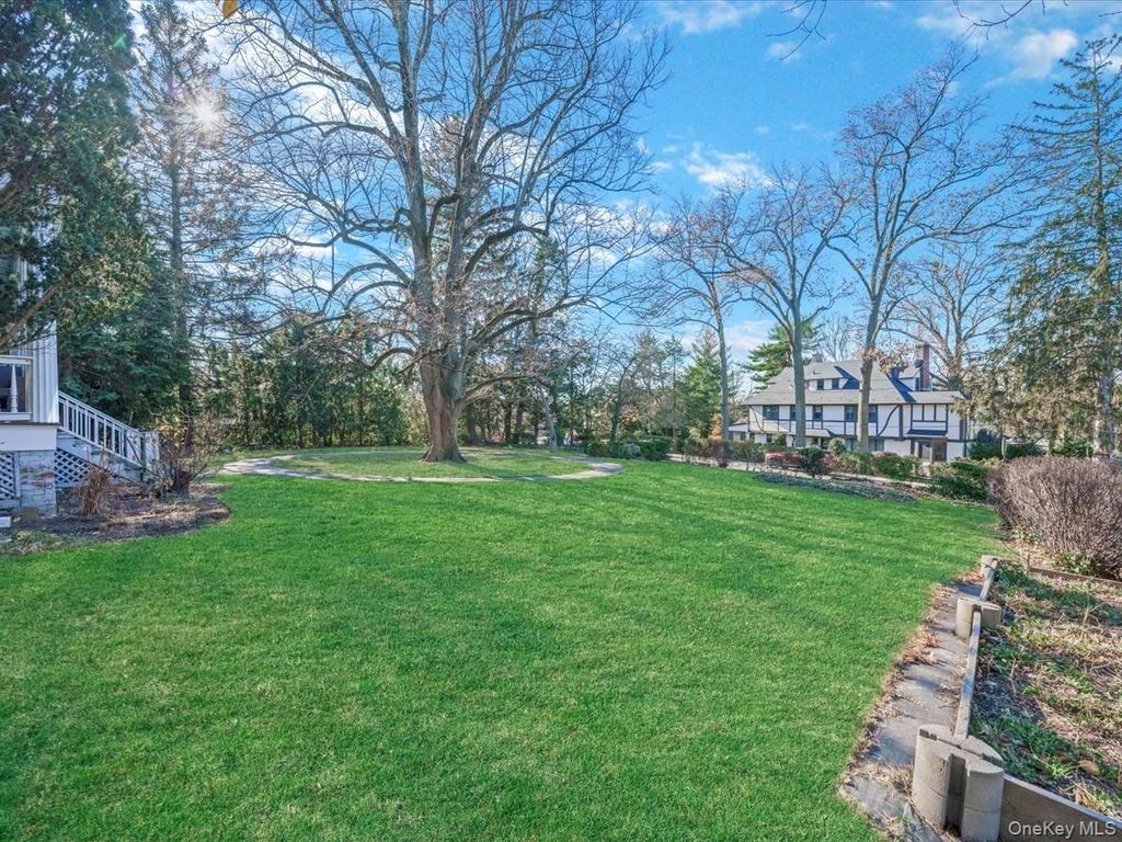 29 Center Drive, Douglaston, NY 11363 — photo 4