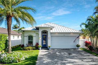 715 102nd AVE N, Naples, FL 34108