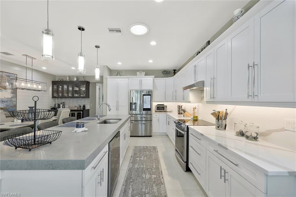 715 102nd AVE N, NAPLES, FL 34108 — photo 3