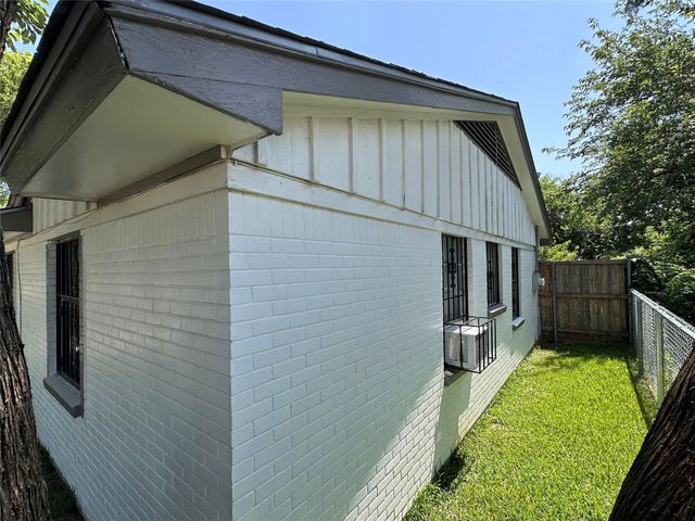 8026 Racine Drive, Dallas, TX 75232
