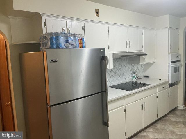 6150 CHAMBERS HILL RD, Harrisburg, PA 17111