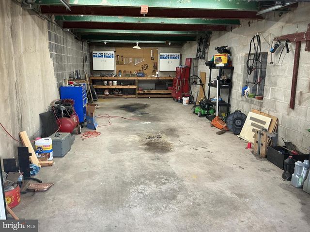 6150 CHAMBERS HILL RD, Harrisburg, PA 17111