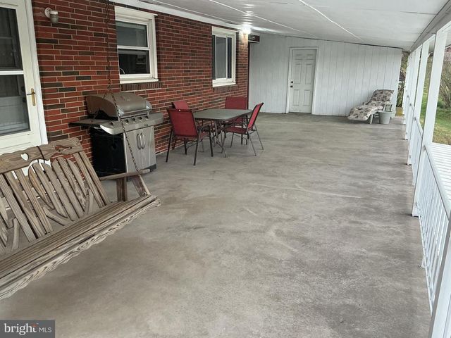6150 CHAMBERS HILL RD, Harrisburg, PA 17111