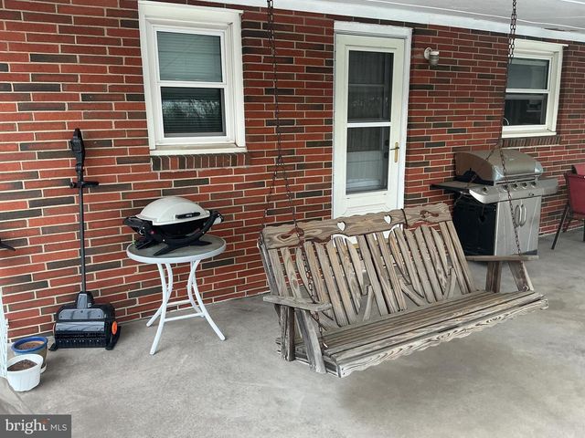 6150 CHAMBERS HILL RD, Harrisburg, PA 17111