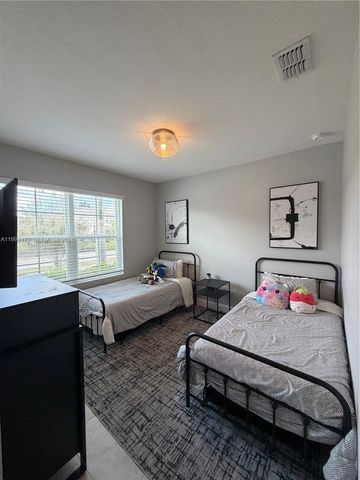 8649 Cobblestone Dr 8649, Fort Pierce, FL 34945