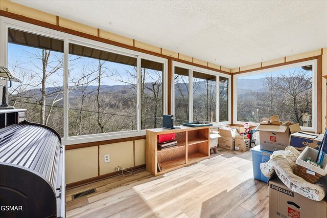 326 Overview Drive, Gatlinburg, TN 37738
