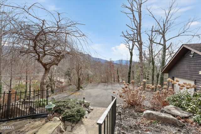 326 Overview Drive, Gatlinburg, TN 37738