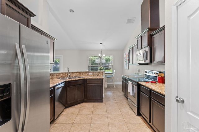 6066 Autumn Pines Cir, Pace, FL 32571