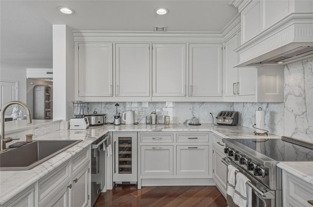 450 KNIGHTS RUN AVENUE 902, Tampa, FL 33602