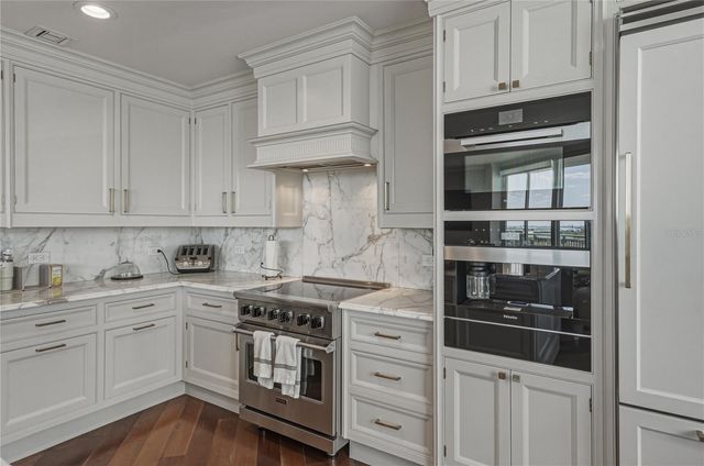 450 KNIGHTS RUN AVENUE 902, Tampa, FL 33602