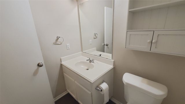 5424 Creek Hill Lane, Fort Worth, TX 76179