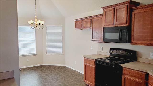 5424 Creek Hill Lane, Fort Worth, TX 76179