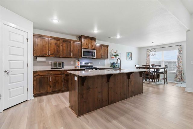 642 Mary Katherine Street, Prairie Grove, AR 72753