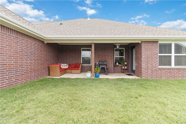 642 Mary Katherine Street, Prairie Grove, AR 72753