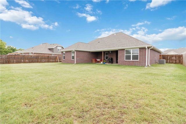 642 Mary Katherine Street, Prairie Grove, AR 72753