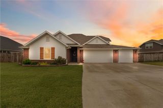 642 Mary Katherine Street, Prairie Grove, AR 72753