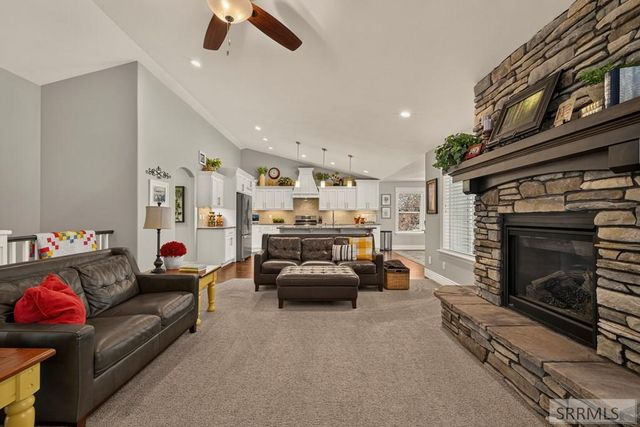 916 Oak Hill Way, Rexburg, ID 83440