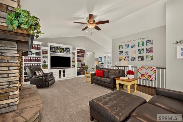 916 Oak Hill Way, Rexburg, ID 83440