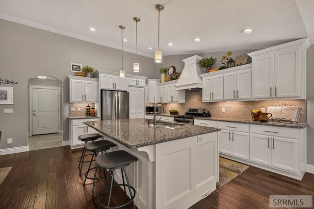 916 Oak Hill Way, Rexburg, ID 83440